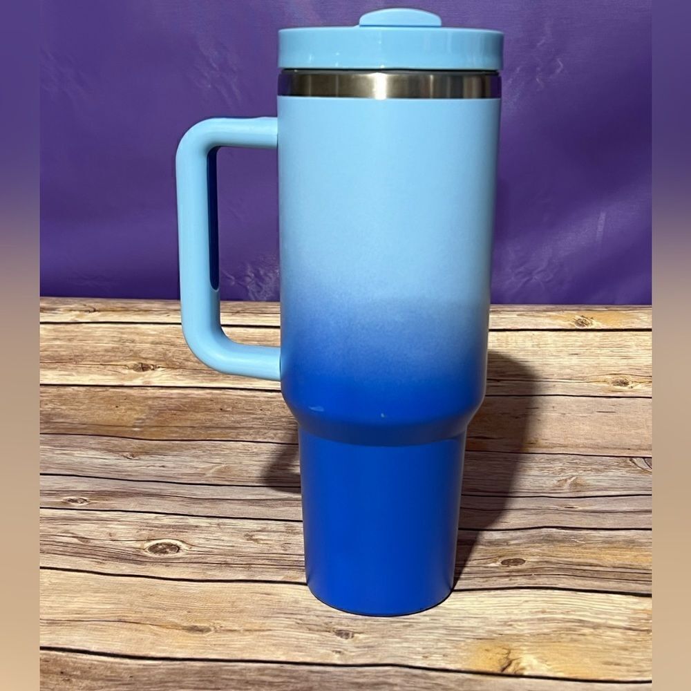 Blue ombre tumbler (40oz)